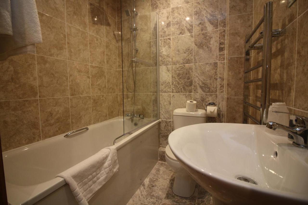Westone Manor 3*