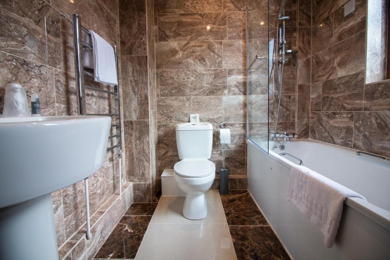 Westone Manor Hotel 3*