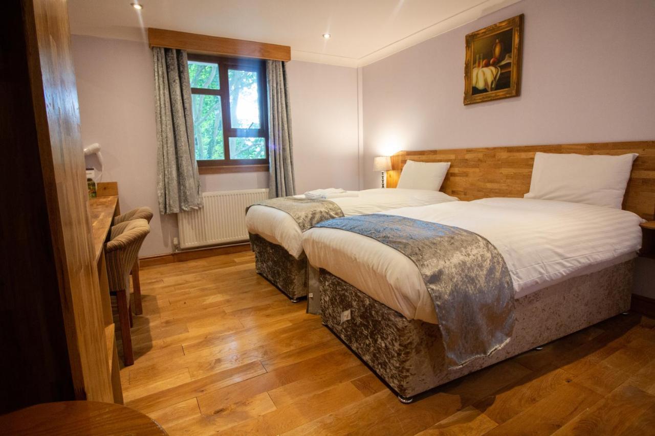 Westone Manor 3*