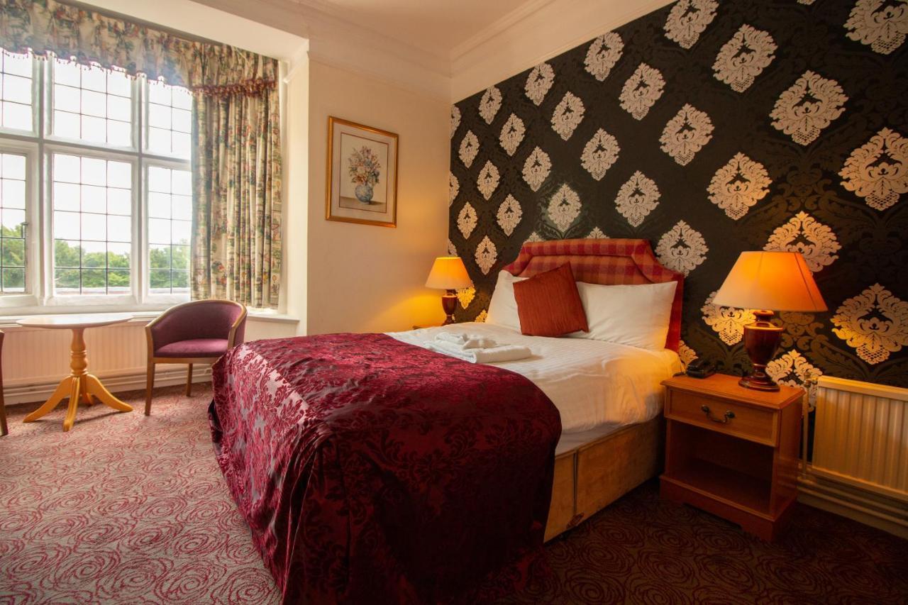 Westone Manor Hotel 3*